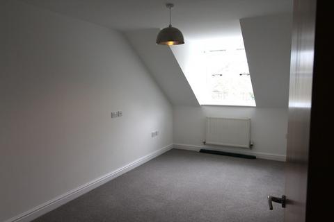 3 bedroom maisonette to rent, The Cloisters, Lincoln