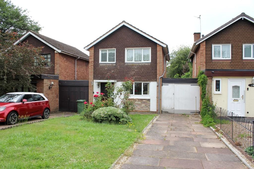 Lynwood Close, Willenhall 3 bed link detached house £190,000