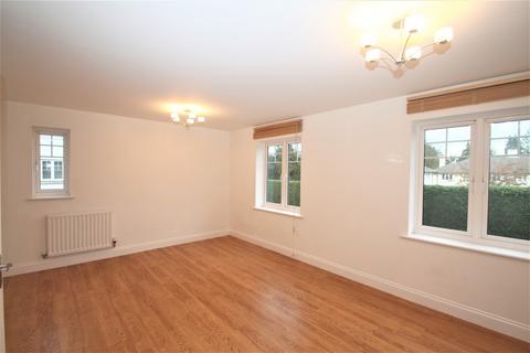 4 bedroom end of terrace house to rent, 16 Oldfield Road