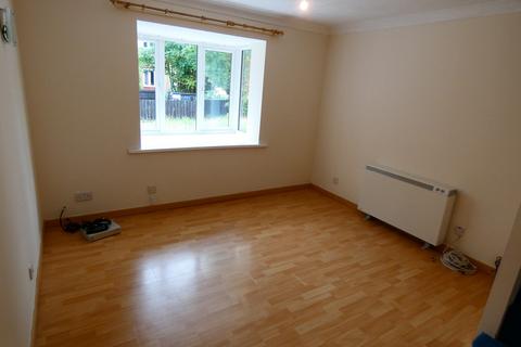 2 bedroom chalet to rent, Heather Gardens, Bedford