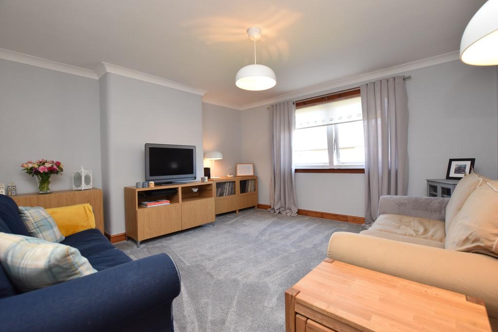 Dunsinane Drive, Perth 2 bed ground floor flat £115,000