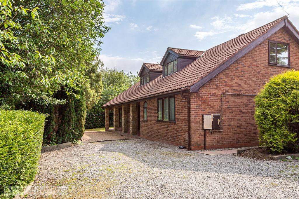 Holden Fold Lane, Royton, Oldham, Lancashire, OL2 5 bed detached