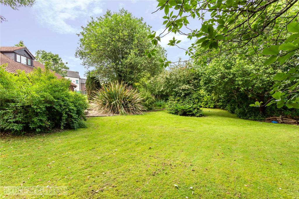 Holden Fold Lane, Royton, Oldham, Lancashire, OL2 5 bed detached