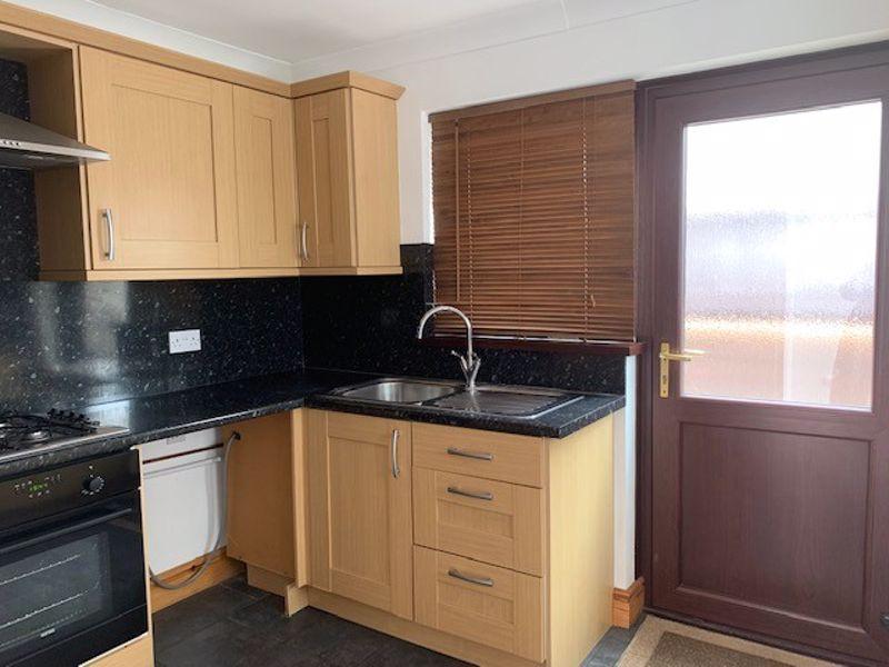 Mackworth Drive, Neath, Cimla, SA11 2QA 2 bed semidetached house £