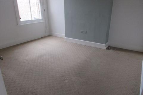 2 bedroom flat to rent - Cambridge Road, Southend-On-Sea