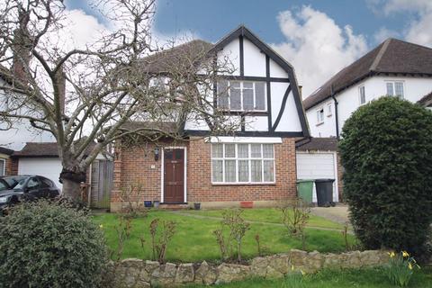 23 Chantry Hurst, Epsom, KT18 7BW