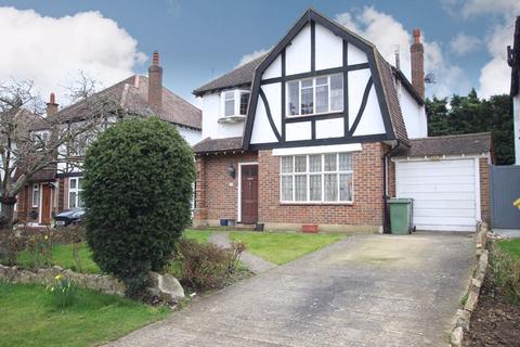 23 Chantry Hurst, Epsom, KT18 7BW