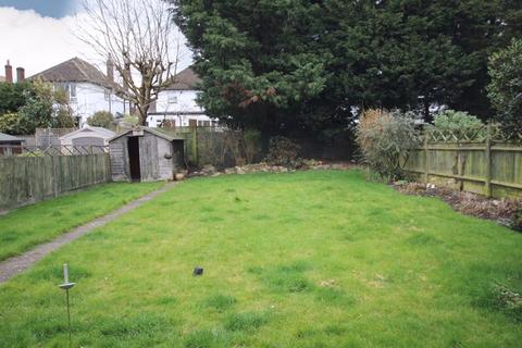 23 Chantry Hurst, Epsom, KT18 7BW