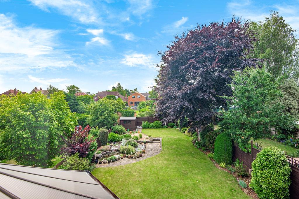 West Hill, Hitchin, SG5 4 bed detached house £975,000