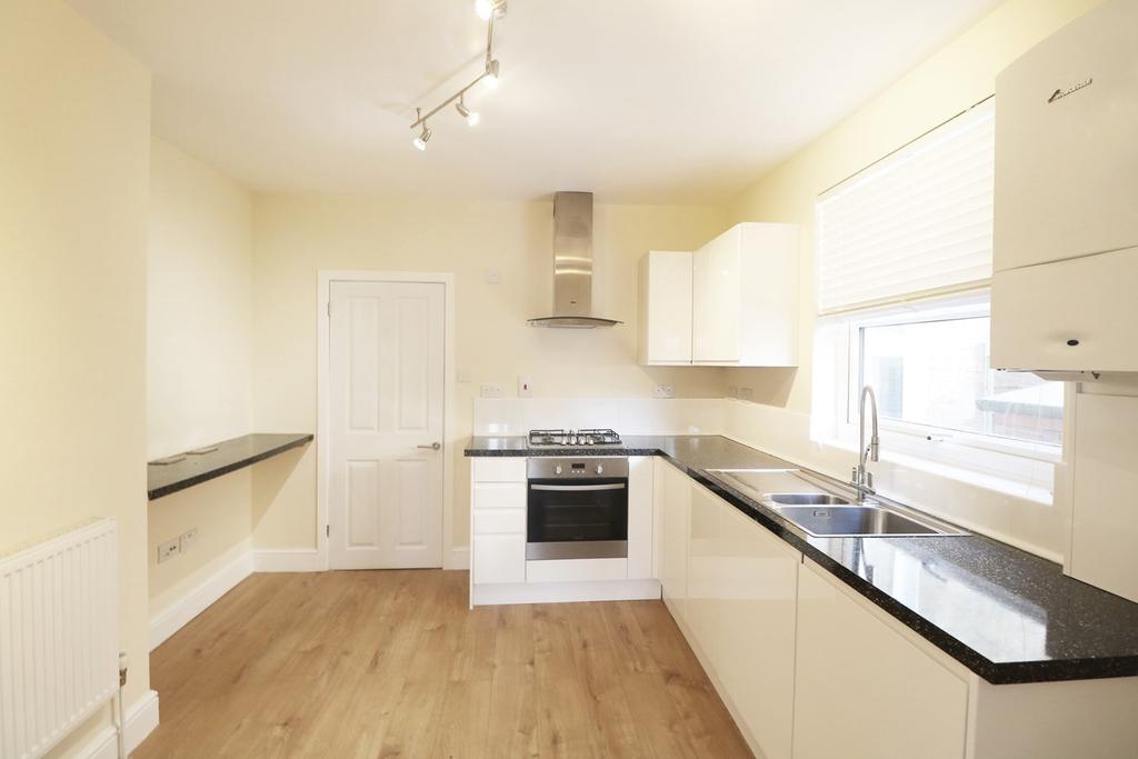 Briscoe Road, Colliers Wood, London... 1 bed £1,350 pcm (£