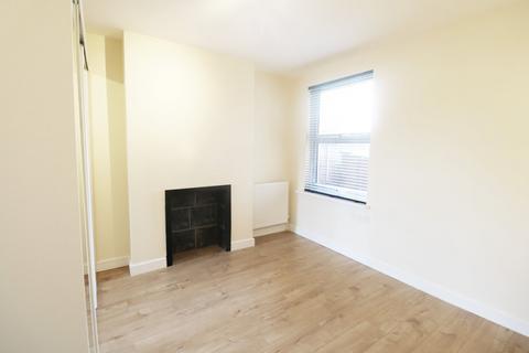 1 bedroom maisonette to rent, Briscoe Road, Colliers Wood, London, SW19