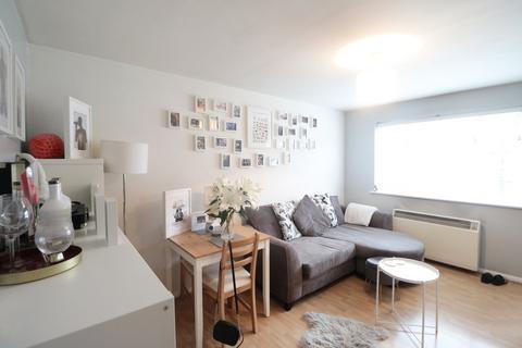 1 bedroom apartment to rent, Henry Doulton Drive, Tooting Bec, London, SW17