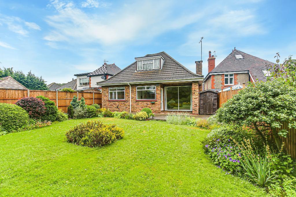 Farleigh Road, Warlingham, Surrey... 3 bed detached house £595,000