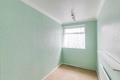 30a Farleigh Road, Warlingham, CR6 9EA
