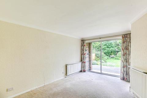 30a Farleigh Road, Warlingham, CR6 9EA