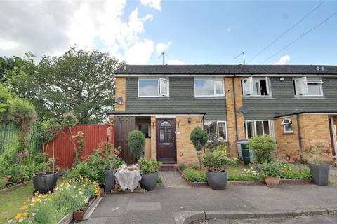 4 Brook Close, Owlsmoor, Sandhurst, GU47 0TG