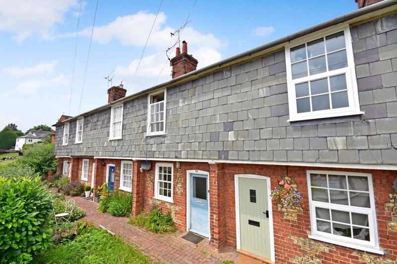Mead Lane, Farnham 1 bed terraced house £250,000