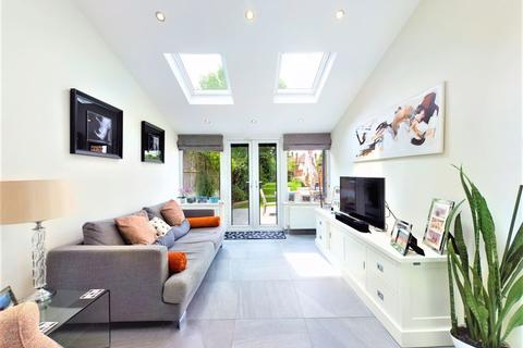 11 Gordon Road, London, E4 6BT