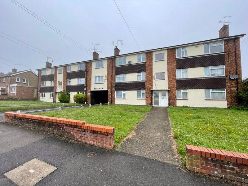 Brewers Hill Road, Dunstable 2 bed apartment - £155,000