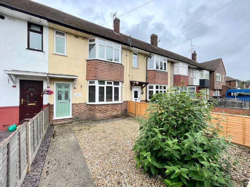 Poynters Road, Dunstable 3 bed terraced house £315,000