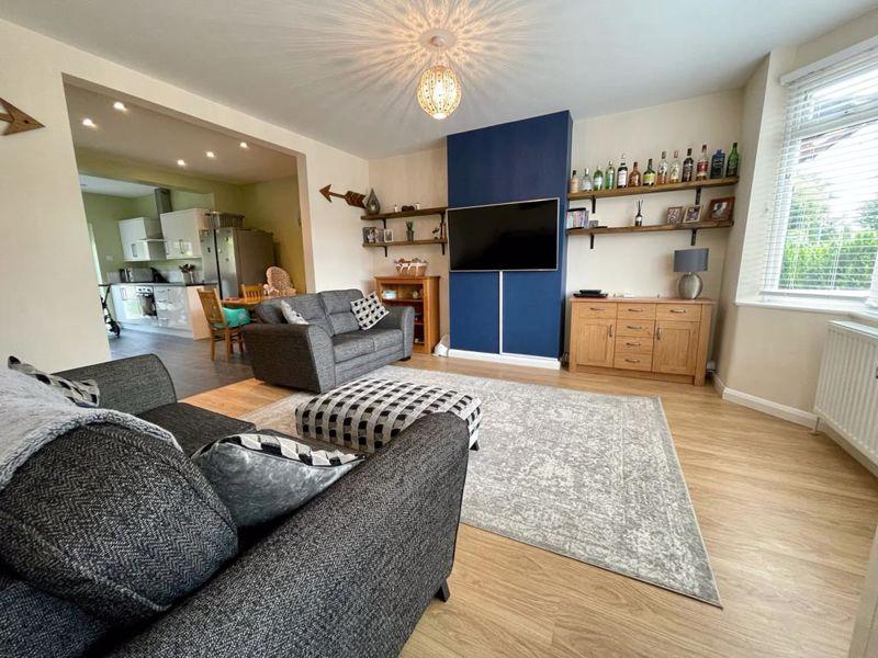 Poynters Road, Dunstable 3 bed terraced house £315,000