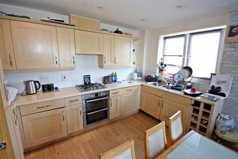 2 bedroom apartment for sale, Waxlow Way, Northolt