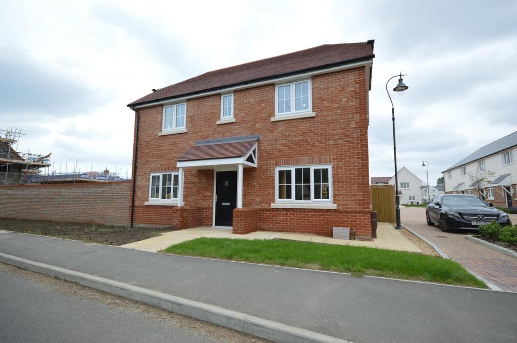 Inlands Road, Nutbourne, Chichester, PO18 3 bed detached house £1,700