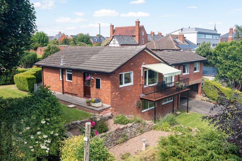 Barton Road, Hereford, HR4 0AY 4 bed bungalow £400,000