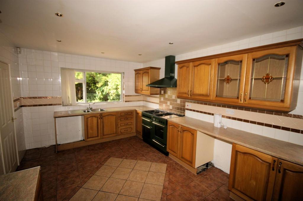 View Kitchen / Breakfast Room