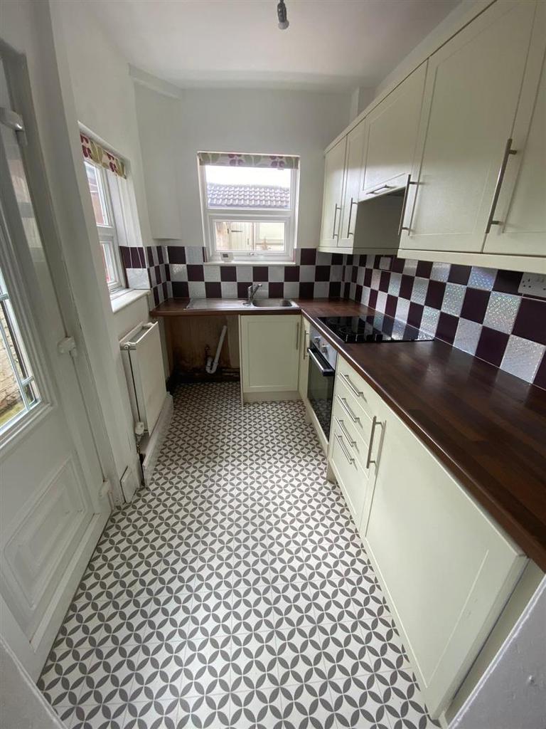 Lindleys Lane, KirkbyInAshfield, Nottingham 2 bed house £675 pcm (£