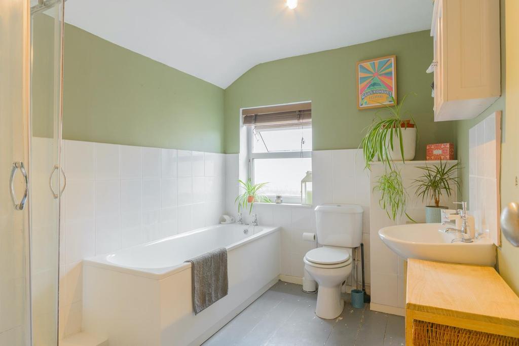 TEERTSNOSLEN41 - Bathroom C.jpg