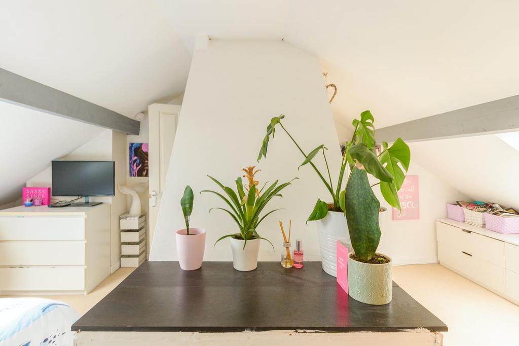 TEERTSNOSLEN41 - Bedroom H.jpg