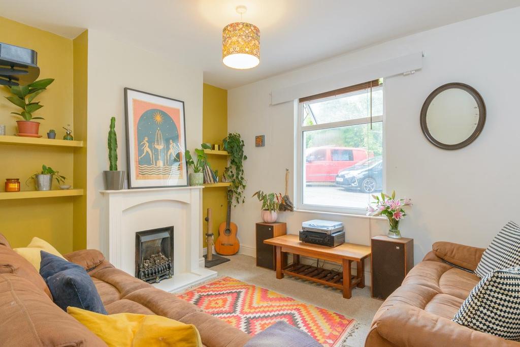 TEERTSNOSLEN41 - Living Room B.jpg