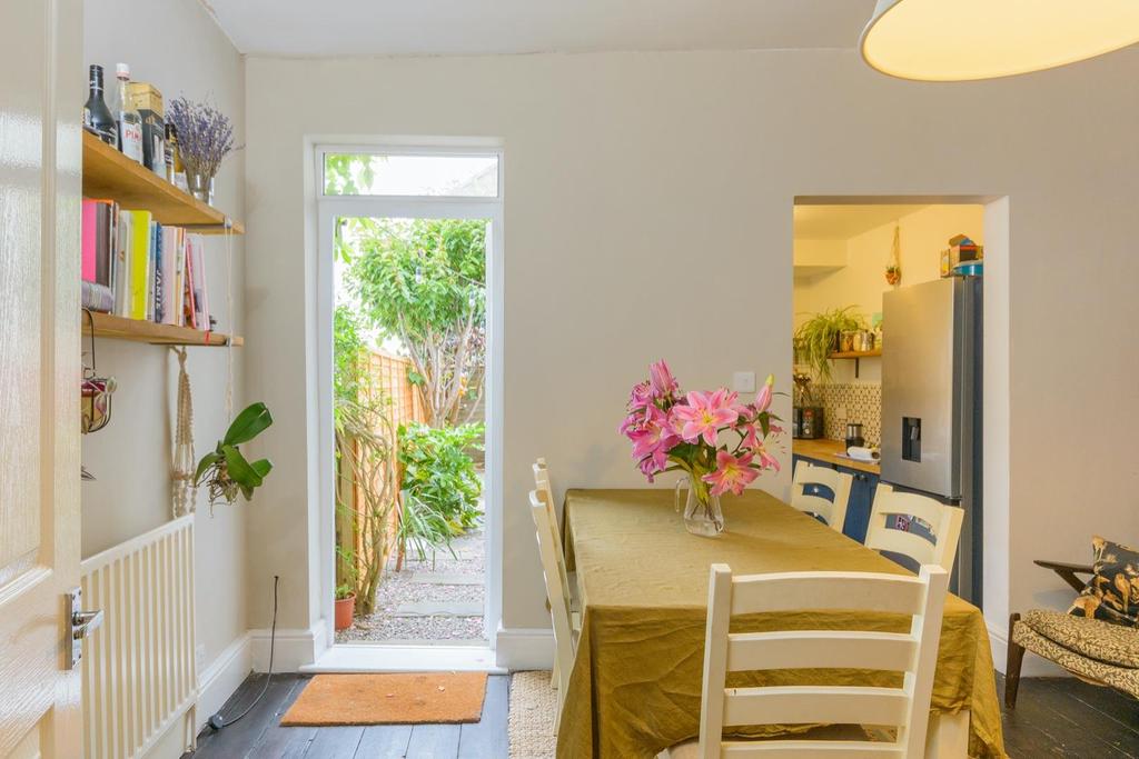 TEERTSNOSLEN41 - Dining Room E.jpg