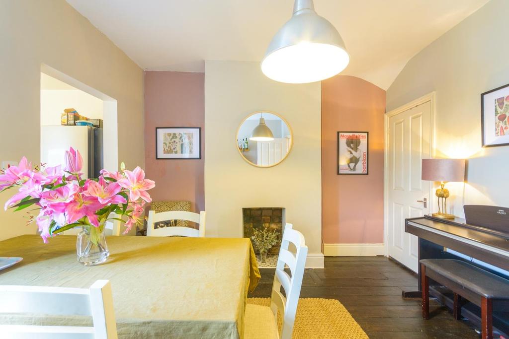 TEERTSNOSLEN41 - Dining Room A.jpg