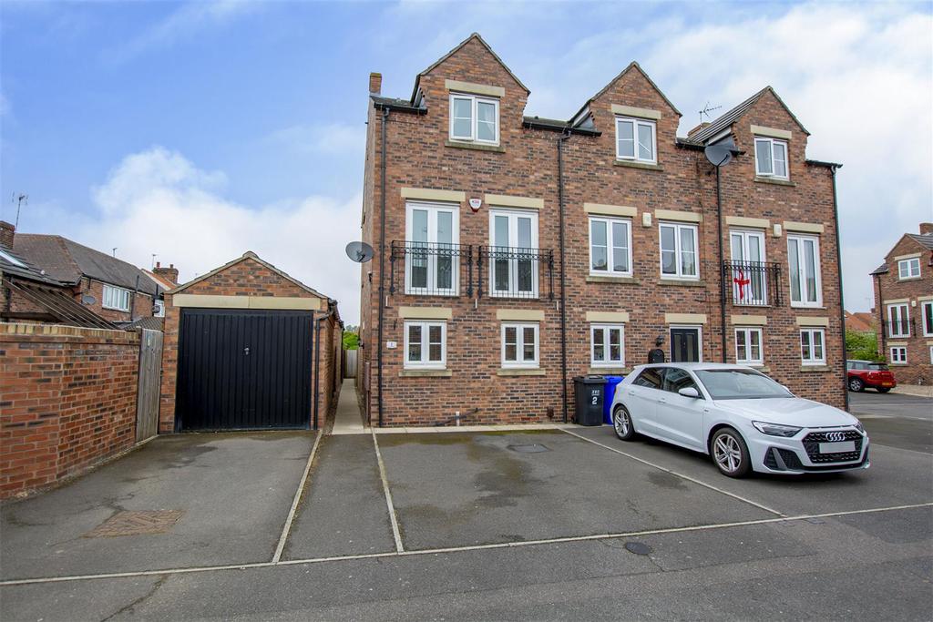 Bursar Way, Long Eaton 4 bed end of terrace house £219,950