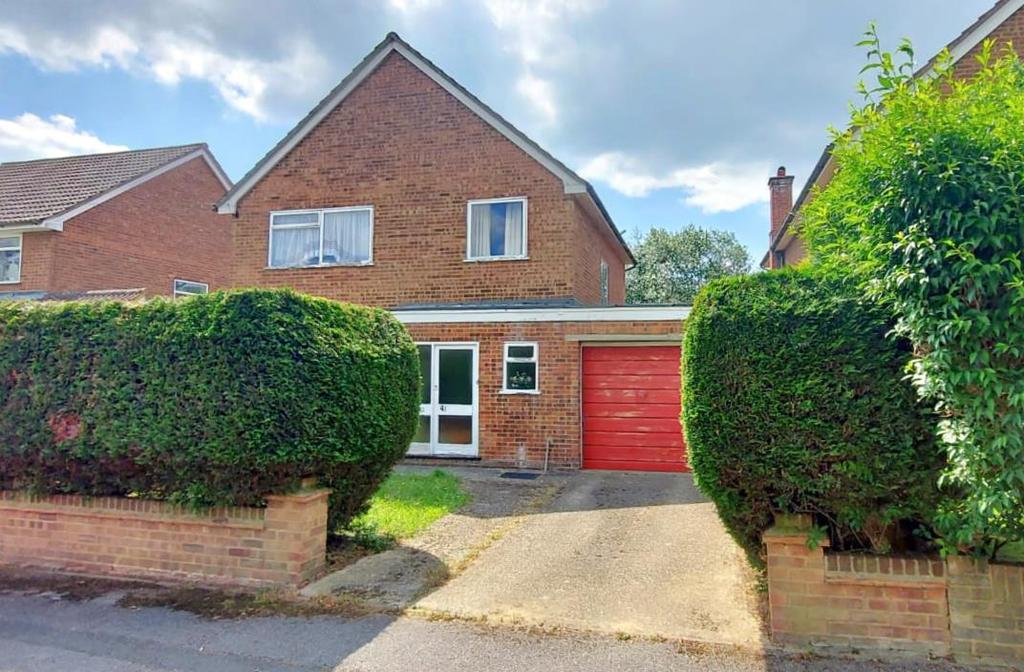 Greenways, Abbots Langley 4 bed house £550,000