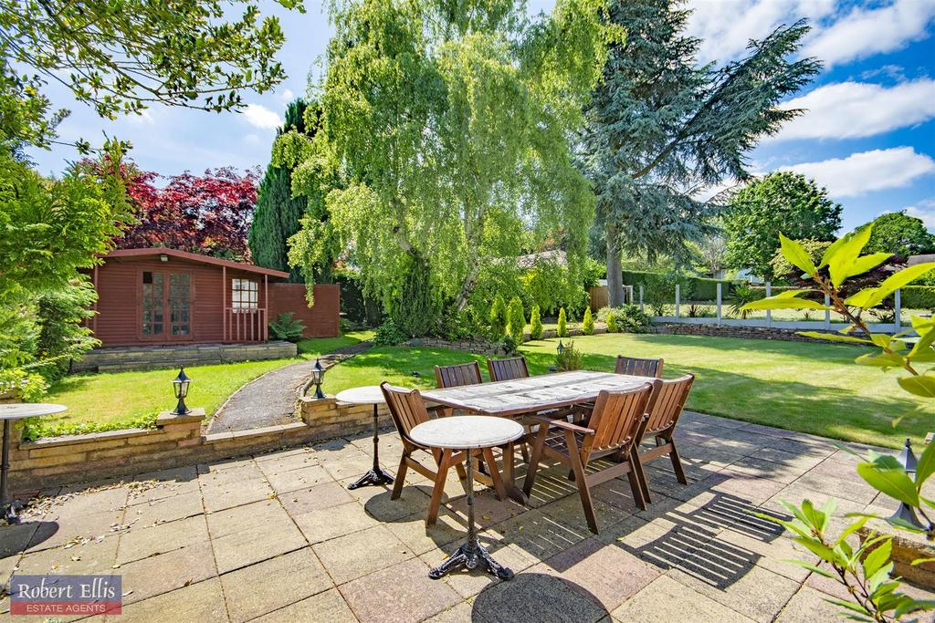 Claremont Avenue, Bramcote, Nottingham 5 bed detached house £900,000