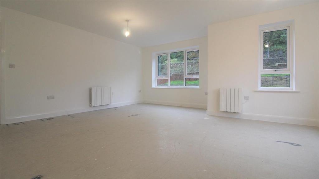 Lincoln House,Briggate, Windhill, Shipley 1 bed apartment £550 pcm (£
