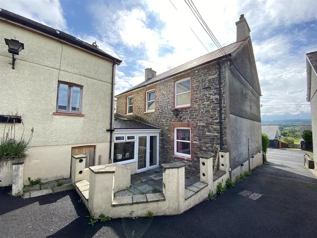 Rhosmaen, Llandeilo 4 bed detached house £395,000
