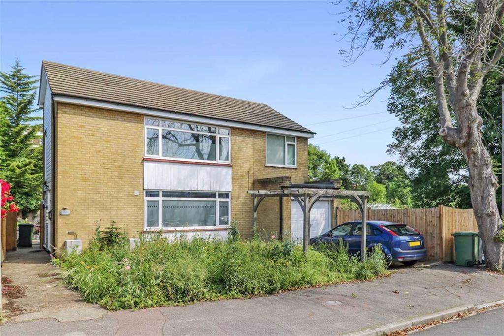 Chelsfield Gardens, Sydenham 2 bed £385,000