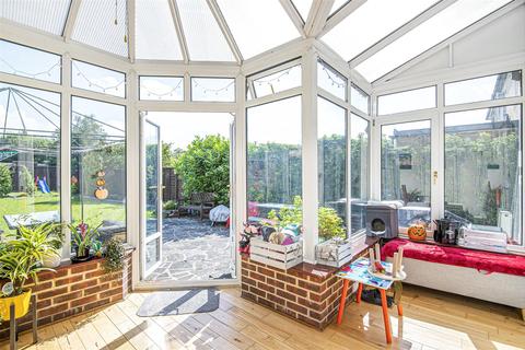 24 Glyn Road, Worcester Park, KT4 8SD