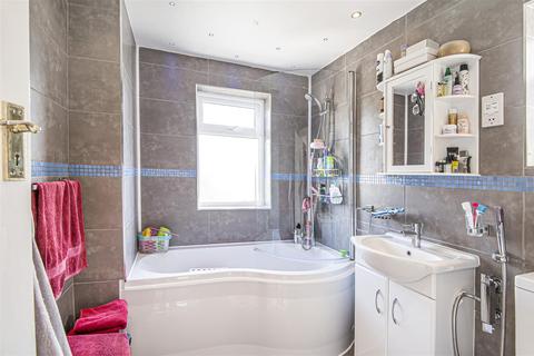 24 Glyn Road, Worcester Park, KT4 8SD