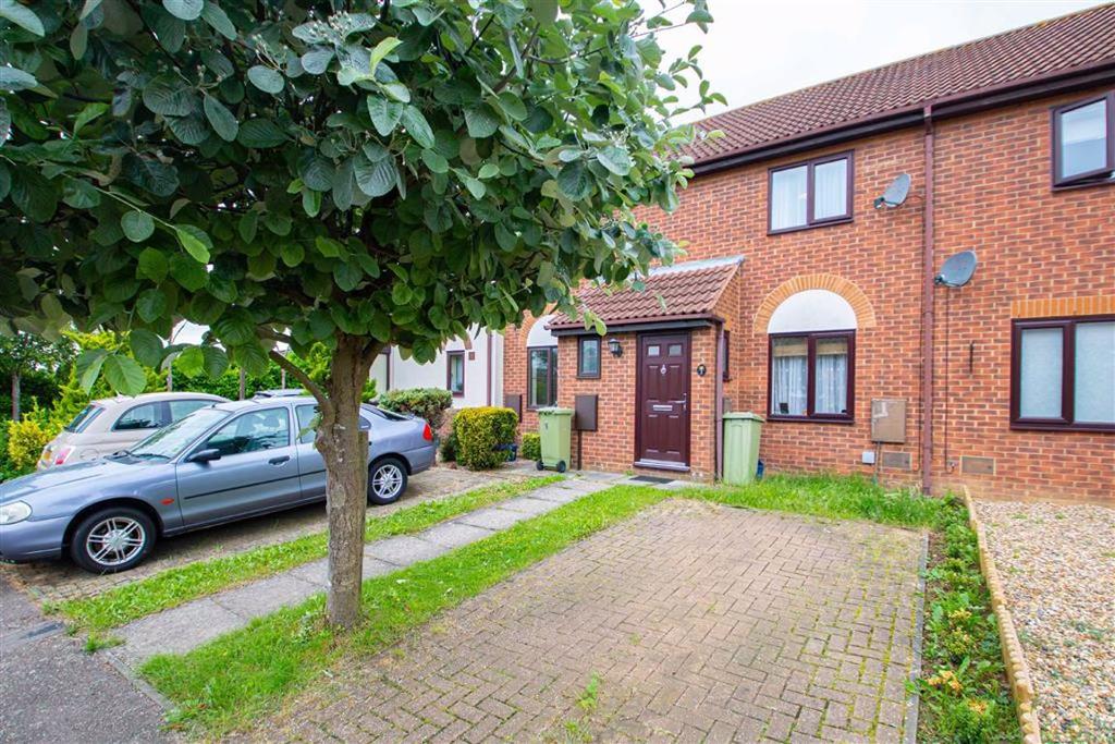 Burholme, Emerson Valley, Milton Keynes 2 bed house £925 pcm (£213 pw)
