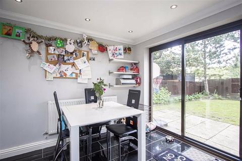 16 Blansby Chase, Emerson Valley, Milton Keynes, MK4 2LT