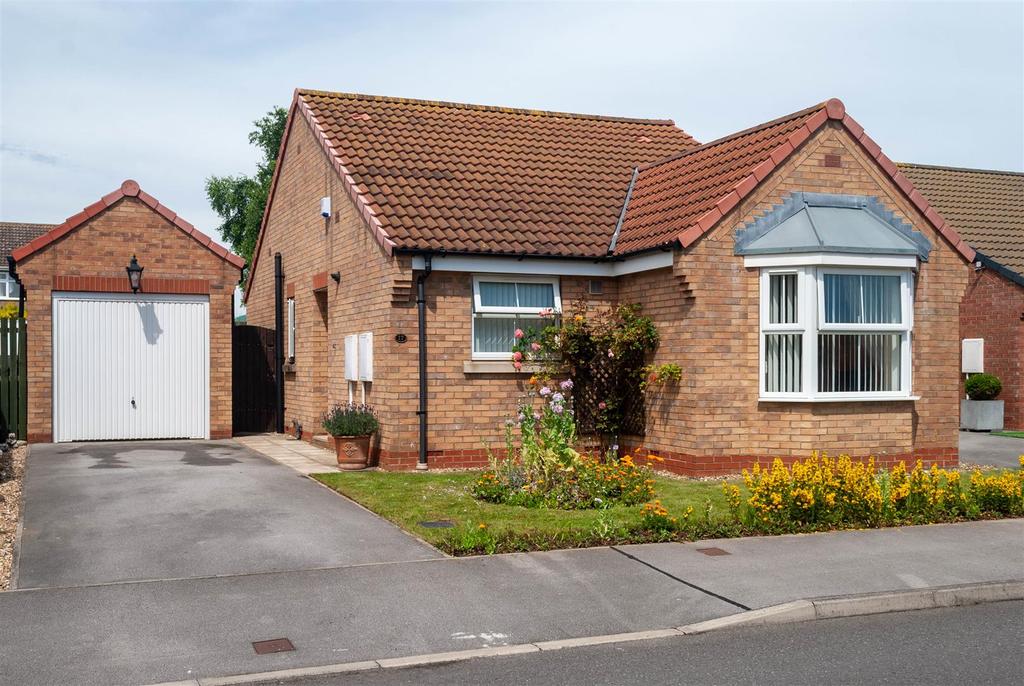 The Glade, Withernsea 2 bed detached bungalow £159,950
