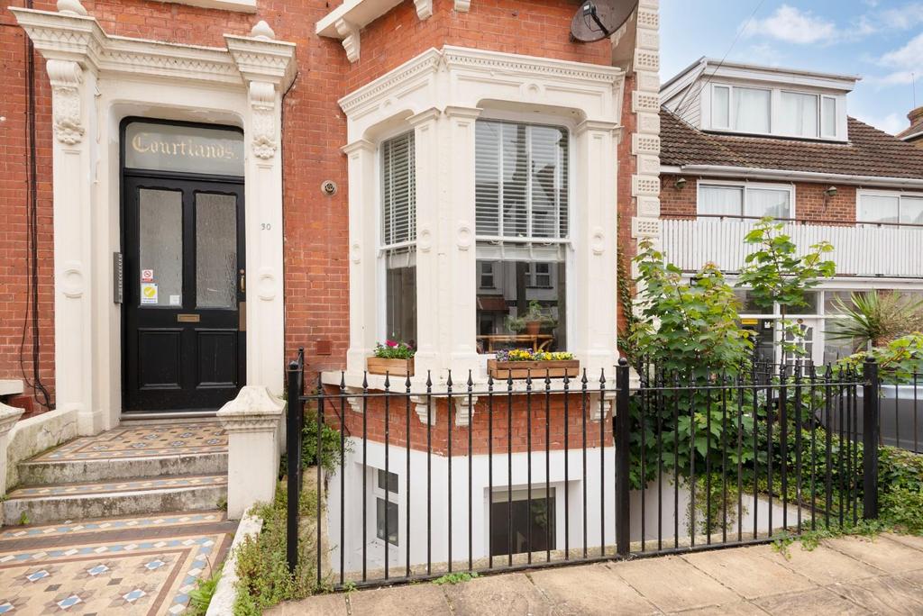 Norfolk Road, Cliftonville, Margate 2 bed flat £215,000