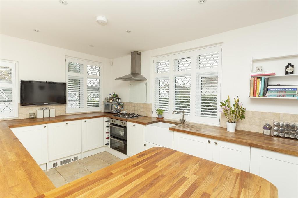 Linden Avenue, Broadstairs 3 bed terraced house £1,500 pcm (£346 pw)