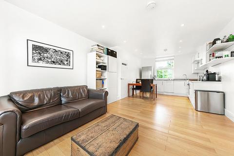 Flat 2, 18 Morval Road, London, SW2 1DQ