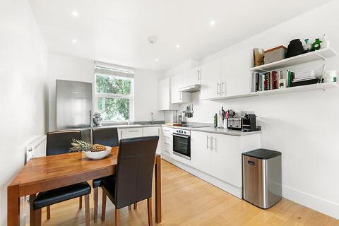 Flat 2, 18 Morval Road, London, SW2 1DQ